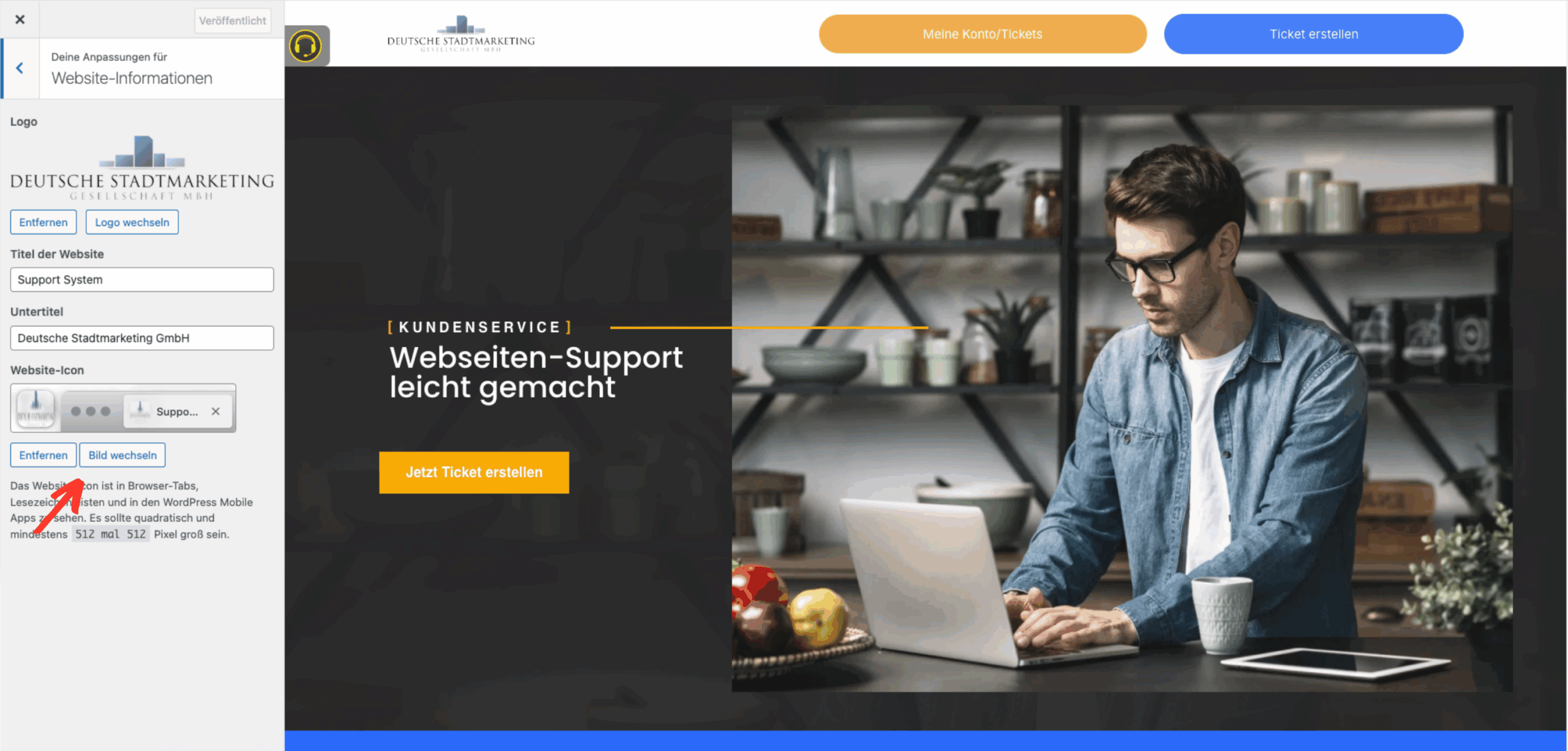 WordPress-Customizer mit geöffnetem Bereich „Website-Informationen“. Links sind Optionen zum Logo-Ändern, Website-Titel, Untertitel und Website-Icon sichtbar; ein roter Pfeil zeigt auf das Favicon. Rechts ist die Live-Vorschau der Website zu sehen.
